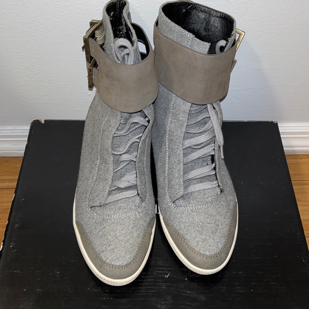 Boutique9 (bloomingdale’s private label)